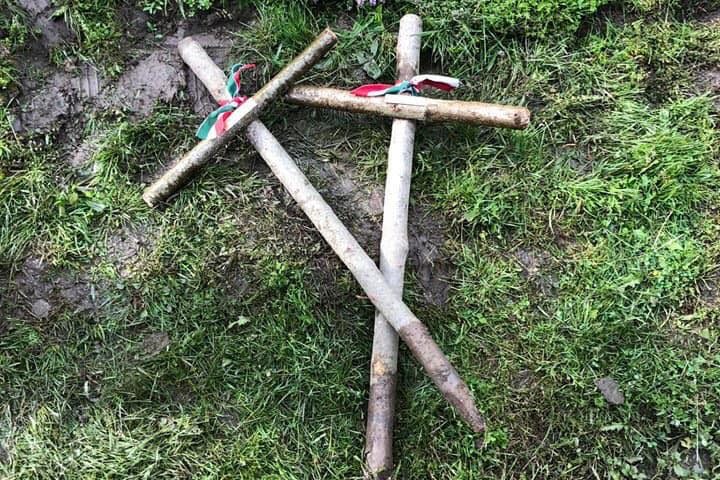 uzvolgye_kitepett_kereszt