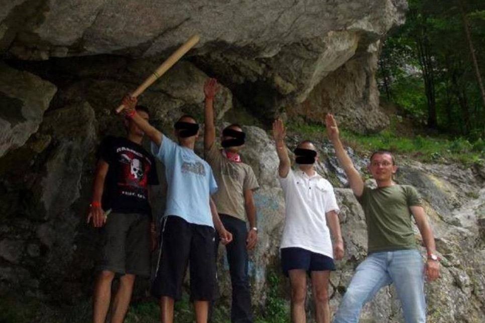 csomortanyi-karlendites