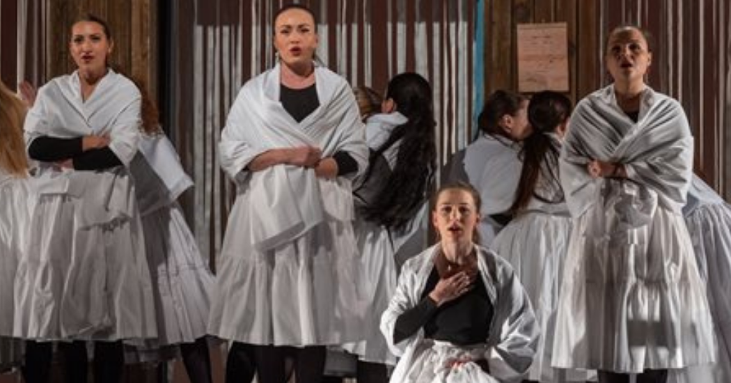 tamasi_aron_emlekev_mvh_borito