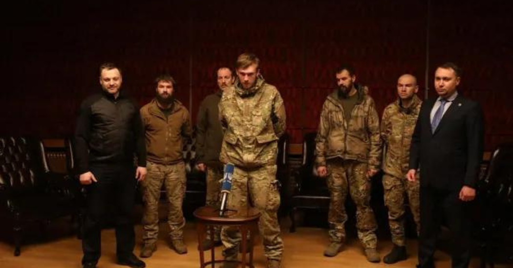 ukran_katonak_fogsagbol_haza