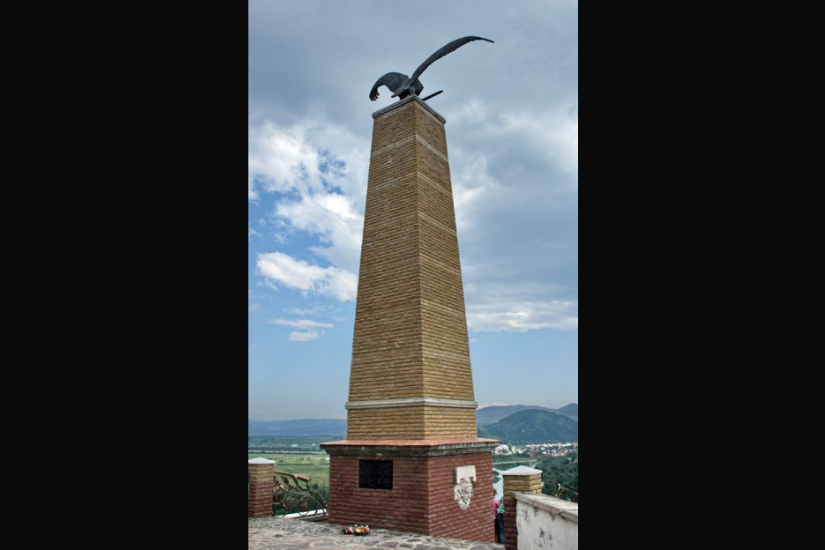 munkacsi_turul_szobor