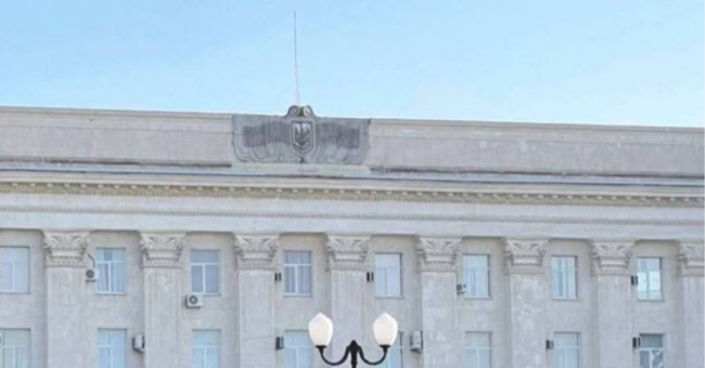 herszon_epulet_nincs_ruszkizaszlo