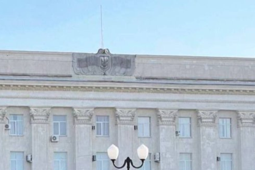 herszon_epulet_nincs_ruszkizaszlo