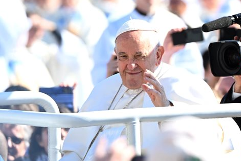 papa_hungary_kossuth_ter