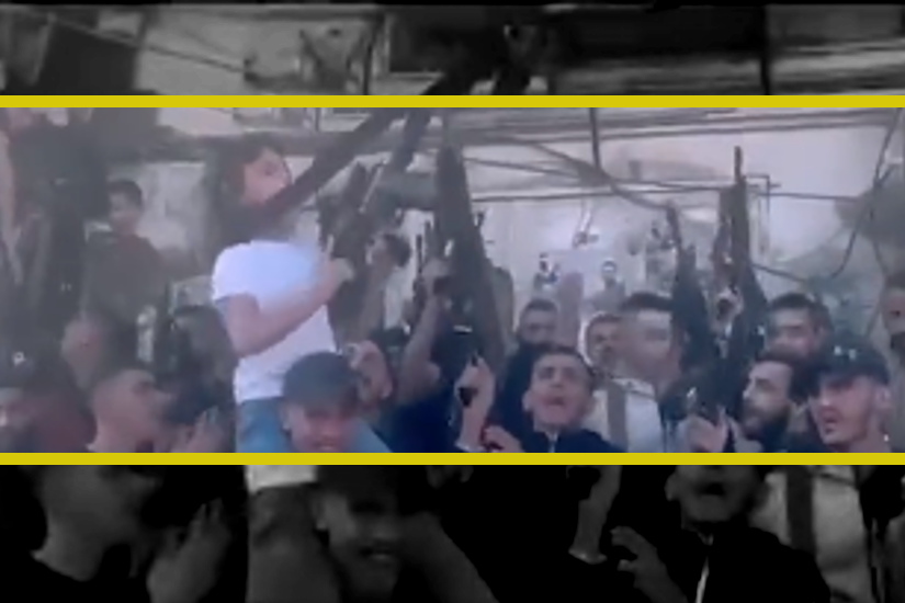 hamas_isis_fegyveres_gyerek_apja_nyakaban