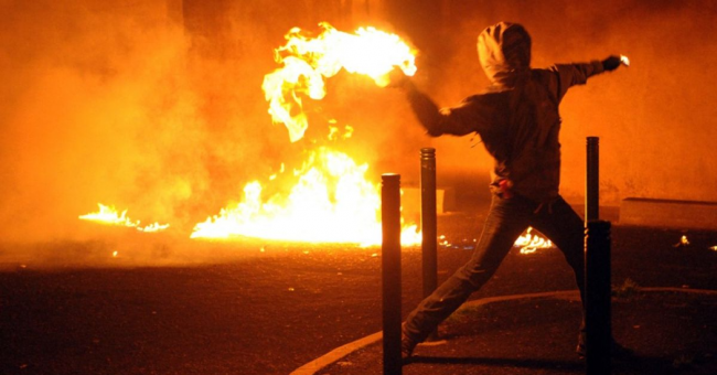 tunteto_molotov_koktel