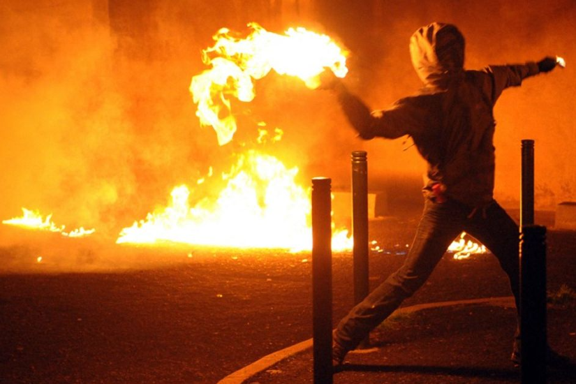 tunteto_molotov_koktel