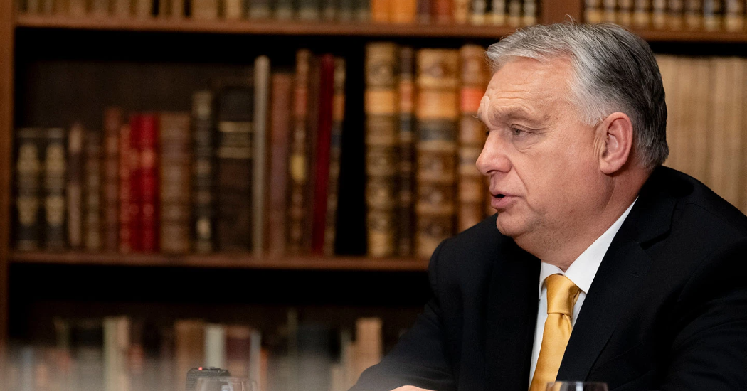 orban_viktor_konyvtarszoba