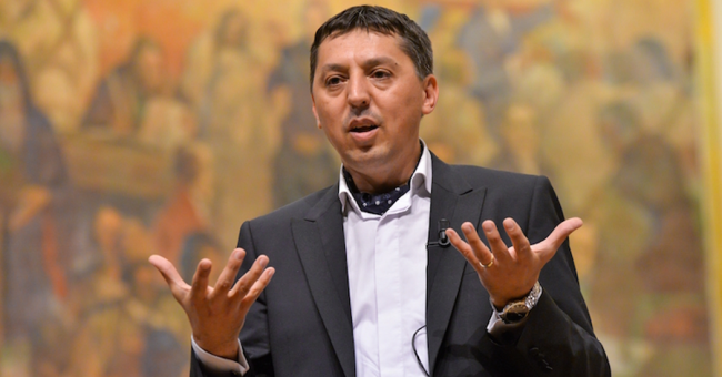 daniel_david Borítókép: Daniel David, kép forrása: Daniel David blog, kép készítője: Nicu Cherciu