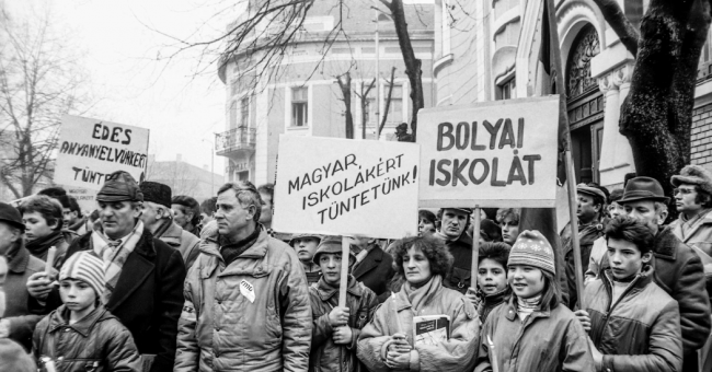 konyves_gyertyas_tuntetes_illu