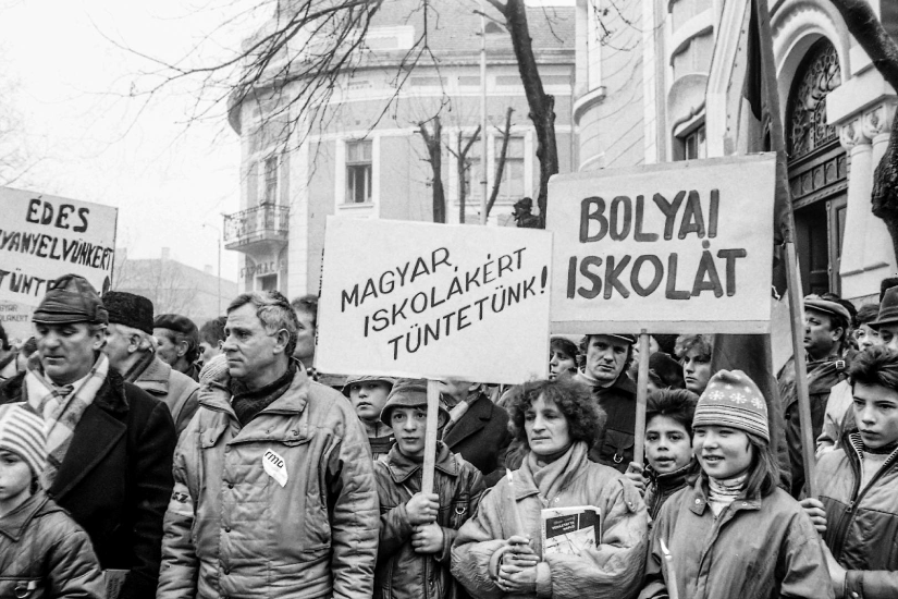 konyves_gyertyas_tuntetes_illu